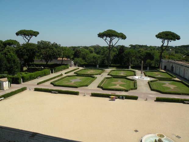  une vue du parc de l'Académie de France à Rome